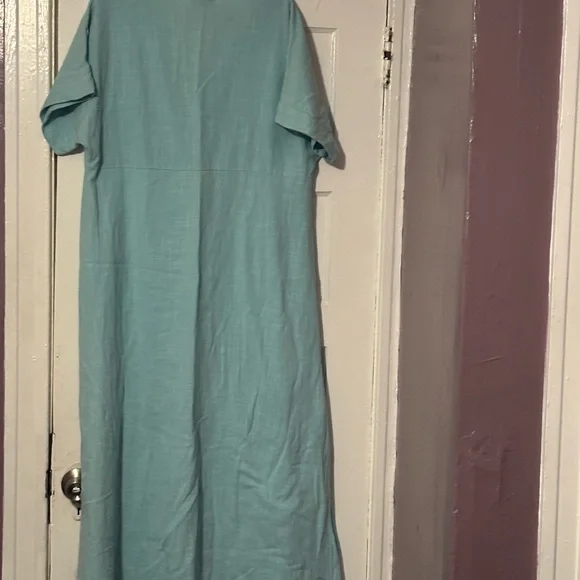 Nomad Soft Blue V-Neck Top - Picture 11 of 11